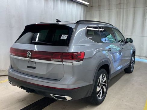Used 2025 Volkswagen Atlas SE FWD image 3