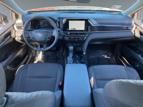 Used 2025 Toyota Camry LE image 10