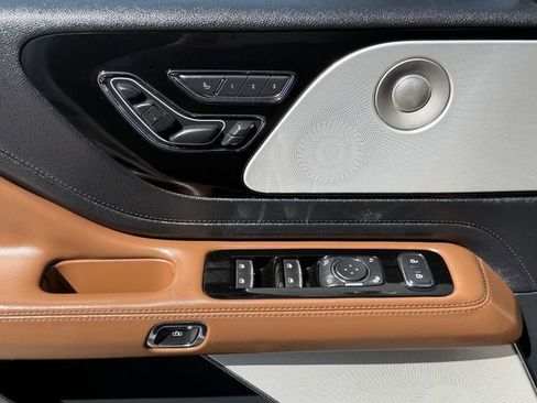 Used 2020 Lincoln Aviator Reserve w/ Equipment Group 201A image 24