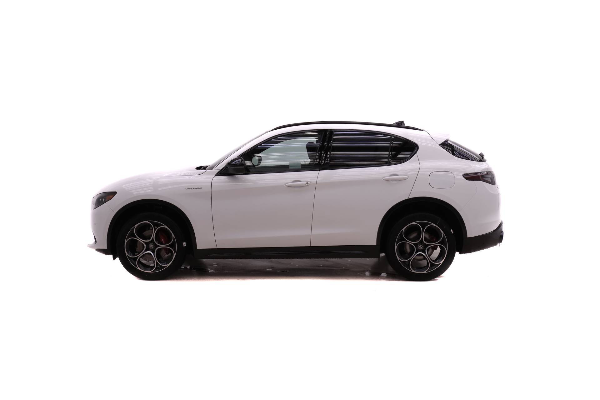 New 2026 Alfa Romeo Stelvio Sprint AWD/4WD image 3
