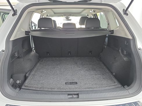 Certified 2023 Volkswagen Tiguan SE w/ Panoramic Sunroof Package AWD/4WD image 12