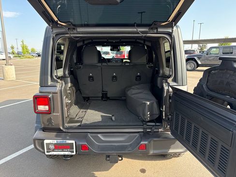 Used 2026 Jeep Wrangler Unlimited Sport AWD/4WD image 29