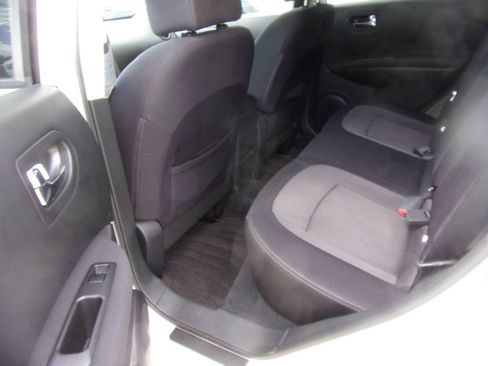 Used 2011 Nissan Rogue SV w/ Premium Pkg AWD/4WD image 4
