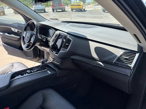 Used 2020 Volvo XC90 T6 Momentum AWD/4WD image 34