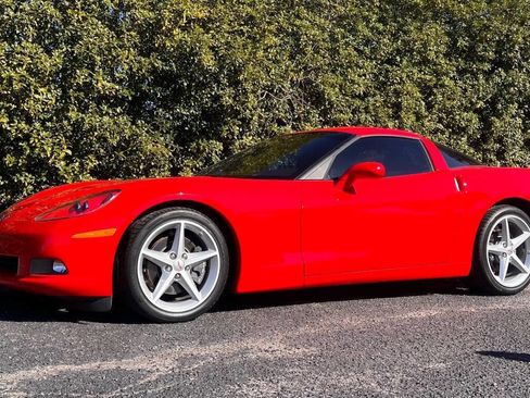 Used 2013 Chevrolet Corvette Coupe image 2