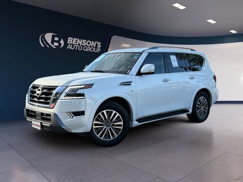 Used 2022 Nissan Armada SV w/ SV Appearance Package RWD image 1