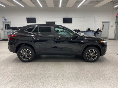 New 2025 Chevrolet Trax LT w/ Driver Confidence Package image 2