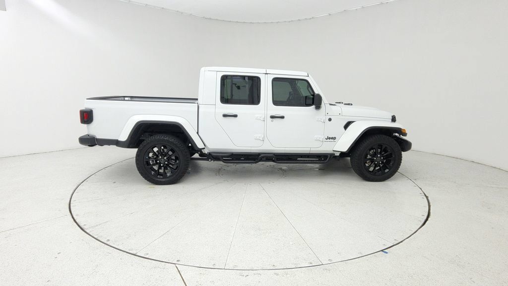 Used 2025 Jeep Gladiator Sport AWD/4WD image 8