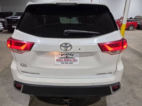 Used 2019 Toyota Highlander Limited Platinum AWD/4WD image 10