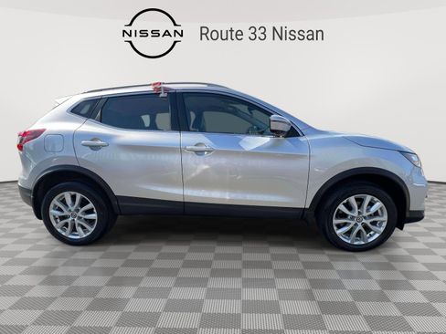 Used 2022 Nissan Rogue Sport SV w/ Technology Package AWD/4WD image 5