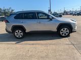 Used 2021 Toyota RAV4 LE image 4