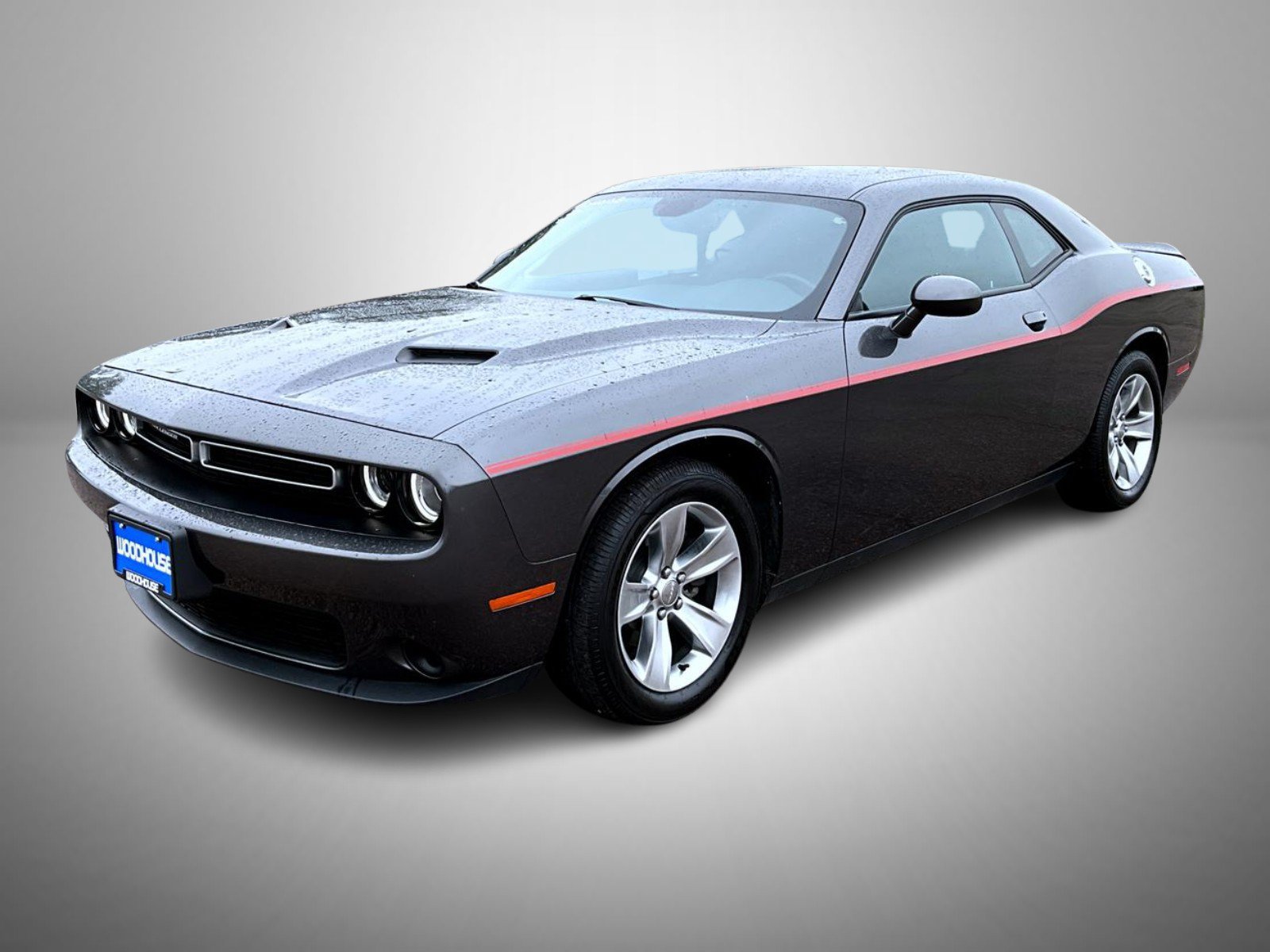 Used 2018 Dodge Challenger SXT RWD image 1