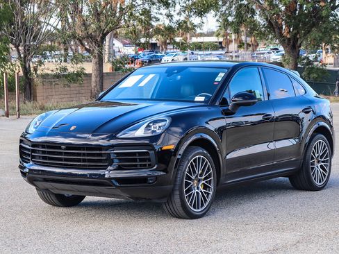 Used 2021 Porsche Cayenne Coupe image 3