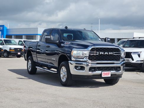 Used 2024 RAM 2500 Big Horn w/ Level 2 Equipment Group AWD/4WD image 3