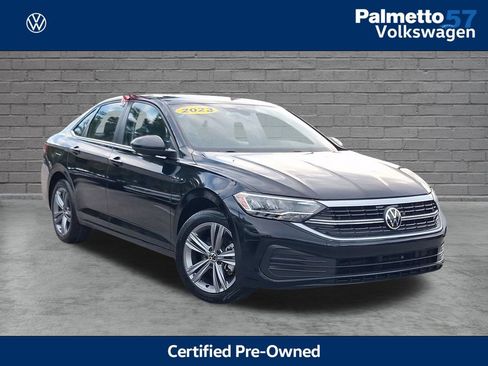 Used 2023 Volkswagen Jetta SE FWD image 1