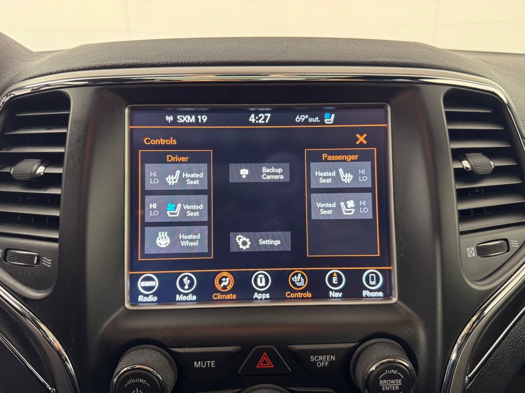 Used 2018 Jeep Grand Cherokee Limited w/ Luxury Group II AWD/4WD image 18