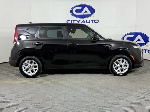 Used 2020 Kia Soul S image 3
