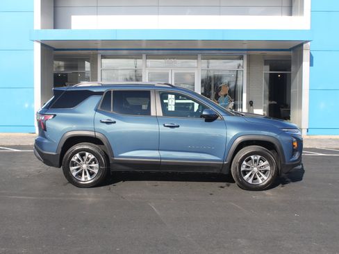 New 2026 Chevrolet Equinox LT image 3