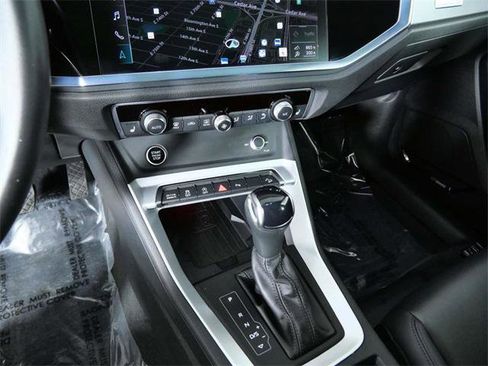 Certified 2024 Audi Q3 2.0T Premium Plus w/ Premium Plus Package image 19