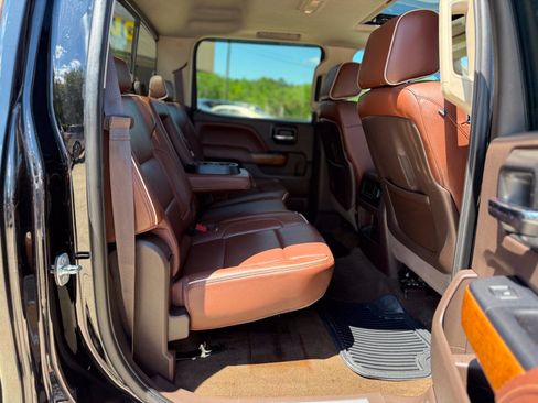 Used 2014 Chevrolet Silverado 1500 High Country w/ High Country Premium Package AWD/4WD image 16