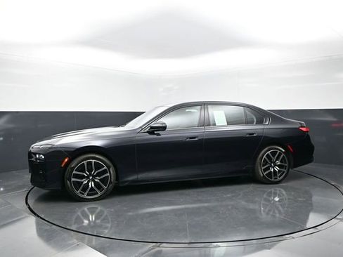 Used 2023 BMW 760i xDrive AWD/4WD image 3