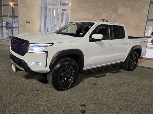 Used 2023 Nissan Frontier PRO-4X w/ Pro-4X Premium Package image 2