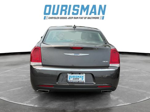 Used 2023 Chrysler 300 Touring RWD image 5