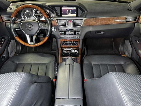 Used 2013 Mercedes-Benz E 550 4MATIC Sedan image 42