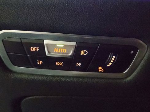 Used 2022 BMW X6 xDrive40i w/ M Sport Package image 27