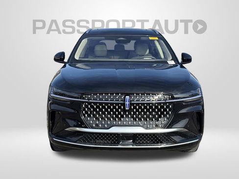 Used 2025 Lincoln Nautilus Reserve image 7