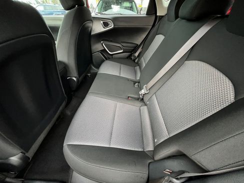 Used 2025 Kia Soul LX w/ LX Technology Package image 25