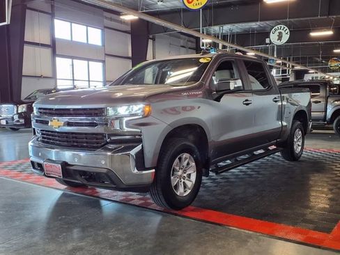 Used 2021 Chevrolet Silverado 1500 LT w/ Safety Package II AWD/4WD image 3