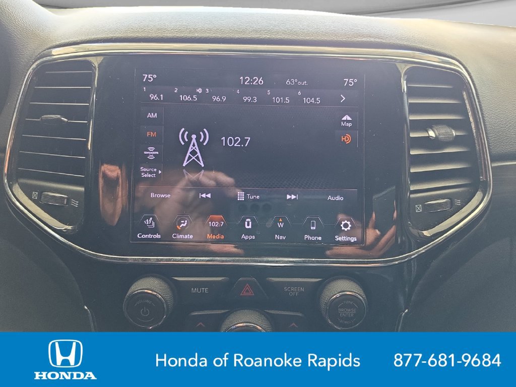 Used 2020 Jeep Grand Cherokee Laredo w/ Laredo X Package RWD image 21