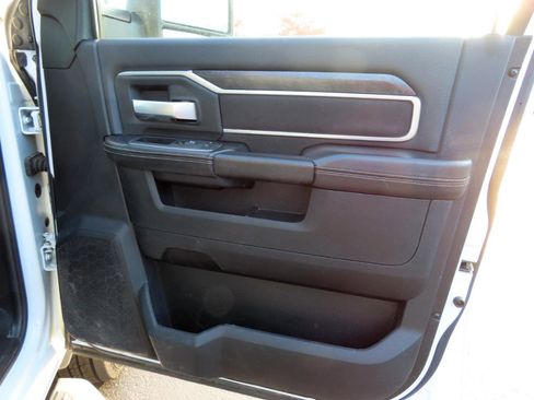 Used 2024 RAM 2500 Big Horn AWD/4WD image 31