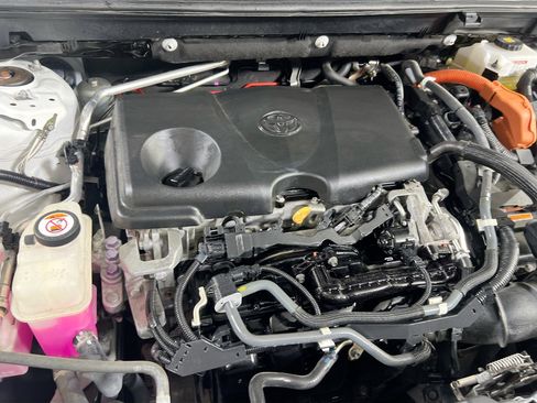 Used 2019 Toyota RAV4 LE image 28