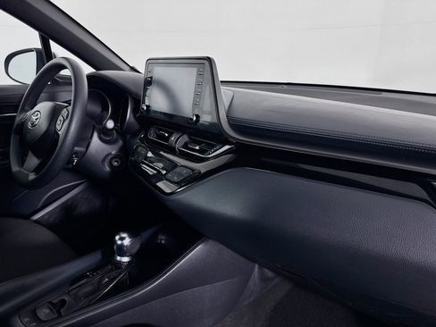 Used 2019 Toyota C-HR LE FWD image 28