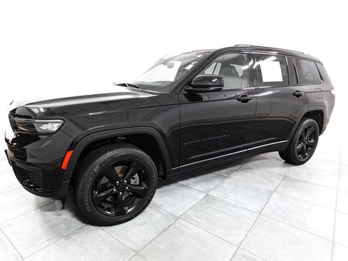Used 2023 Jeep Grand Cherokee L Laredo AWD/4WD image 4