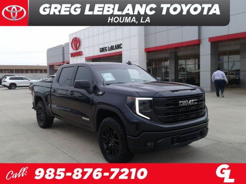 Used 2022 GMC Sierra 1500 Elevation AWD/4WD image 1