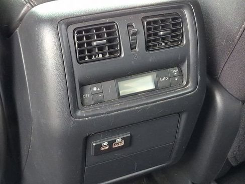 Used 2020 Nissan Pathfinder SV AWD/4WD image 18