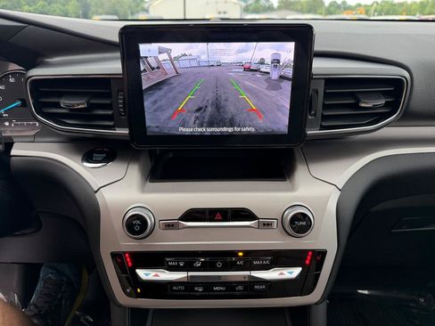 Used 2023 Ford Explorer XLT w/ Equipment Group 202A AWD/4WD image 34