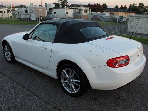 Used 2014 MAZDA MX-5 Miata Sport RWD image 5