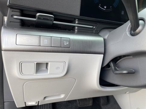 Used 2025 Hyundai Kona SEL image 24