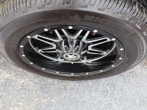 Used 2016 RAM 1500 Express AWD/4WD image 34