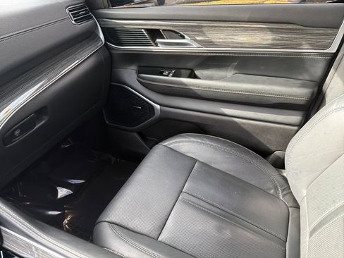 Used 2022 Jeep Wagoneer Series II image 28