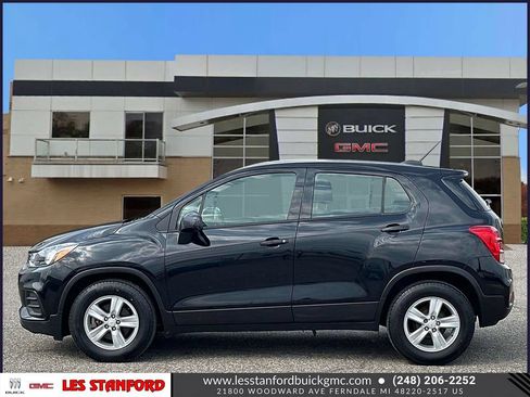 Used 2020 Chevrolet Trax LS FWD image 2