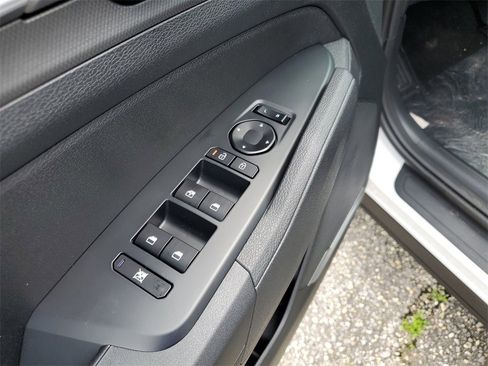 New 2026 Kia Sportage LX image 9