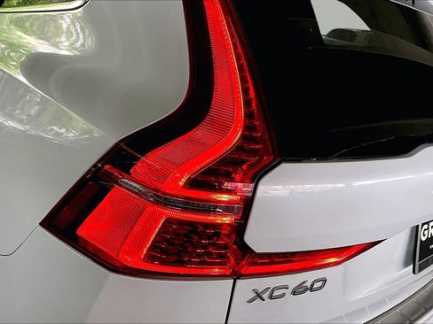 Used 2020 Volvo XC60 T5 Inscription w/ Protection Package Premier FWD image 28