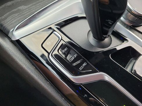 Used 2023 BMW 530i xDrive image 33