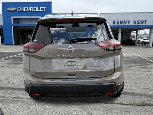 Used 2024 Nissan Rogue SV w/ SV Premium Package AWD/4WD image 6