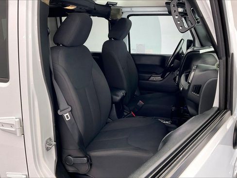 Used 2018 Jeep Wrangler Unlimited Sport S image 6